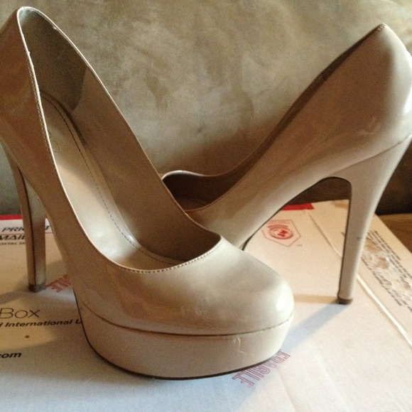 ALDO nude heels size 9