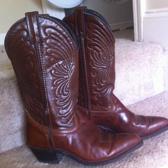Brown cowgirl boots