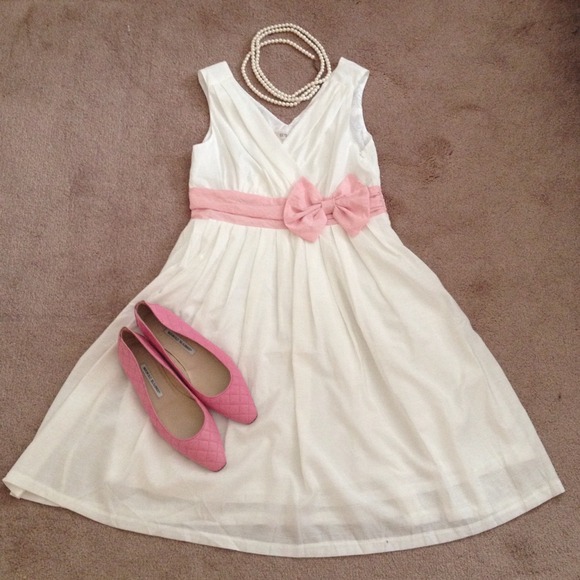 NWOT Pink Bow White Dress