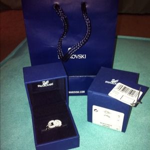 Swarovski Nathalie knot ring