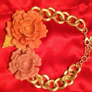 FLOWER BLOOM NECKLACE