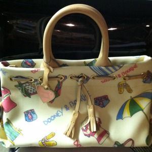 Dooney & Bourke hand bag Dooney & Bourke hand bag