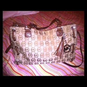 ✋TRADE✋authentic Michael Kors purse