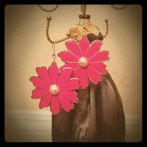 Hot pink flower earring
