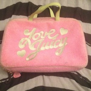 Juicy Couture Handbags - Juicy couture travel makeup bag Juicy Couture Handbags - Juicy couture travel makeup bag