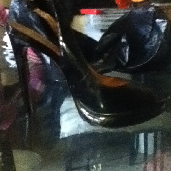 Hot little black dress shoe