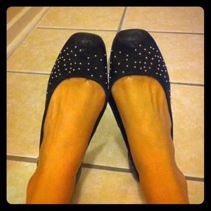 Black flats with gold embellishment. Size 10!