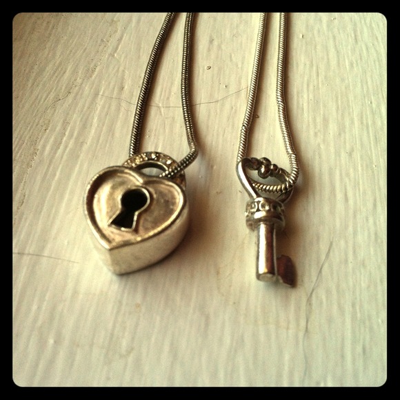 Jewelry - ❤❤❤Couples necklace set!