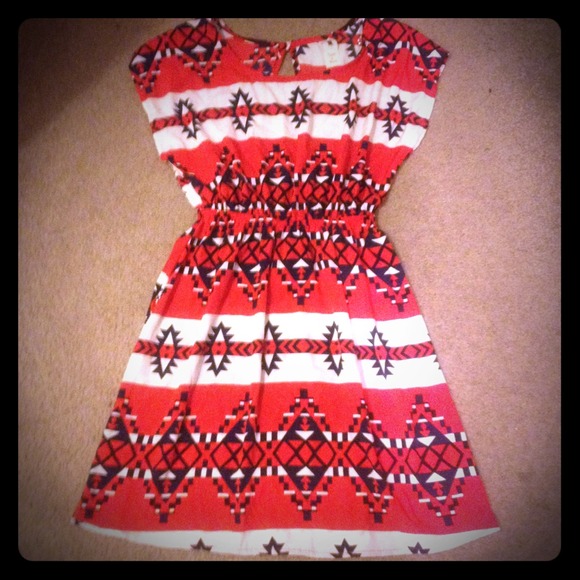 Bnwt! Very cute tribal print dress!