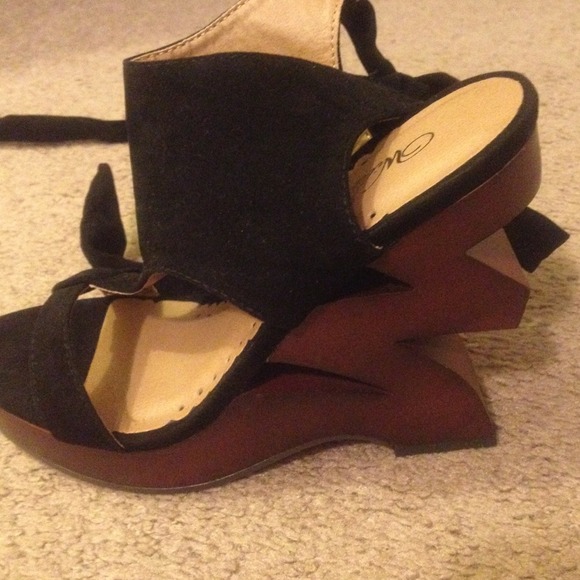 Zig zag heel! Got them because they are Amazing - Picture 2 of 4