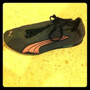 Grey, pink and black Puma tennis shoes (obo)