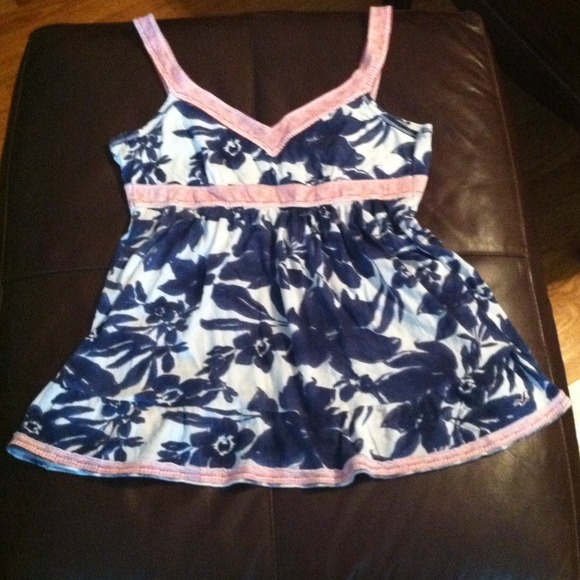 Hollister tank💢SOLD💢