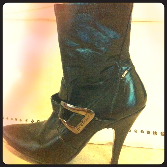 BCBG ankle boots sz 6.5  (obo)