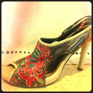 Retro brown & cream peep-toe heels sz7  (obo)