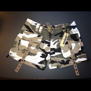 Camouflage shorts. Size 5 Medium