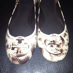 Snakeskin Tory Burch flats!