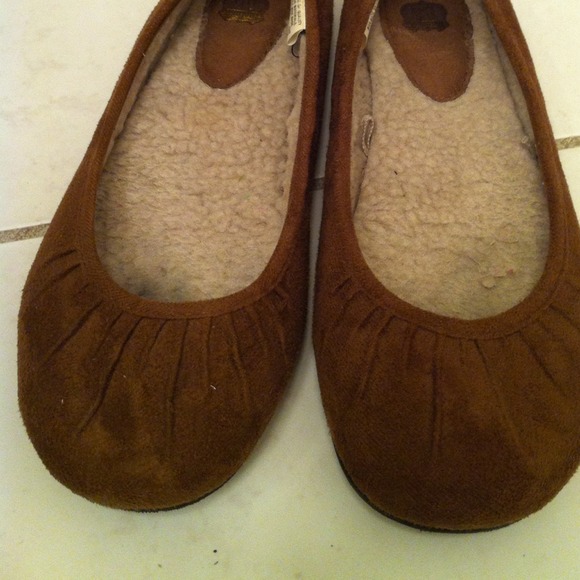 "SOLD" Cute suede flats
