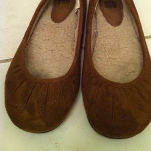 "SOLD" Cute suede flats