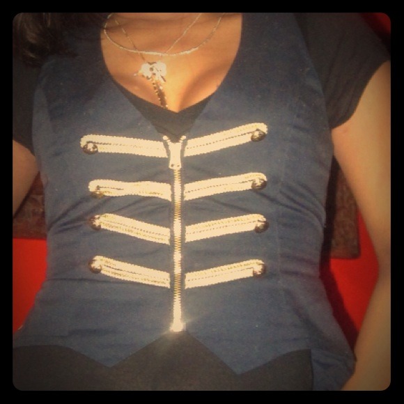 ✋🔴SOLD Military inspired zippered vest