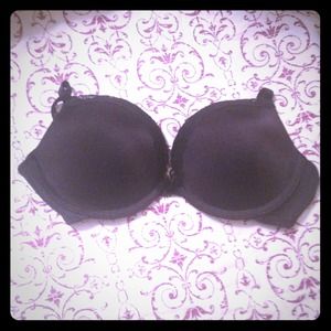 🐥 RESERVED 🐱Black extreme push up bra