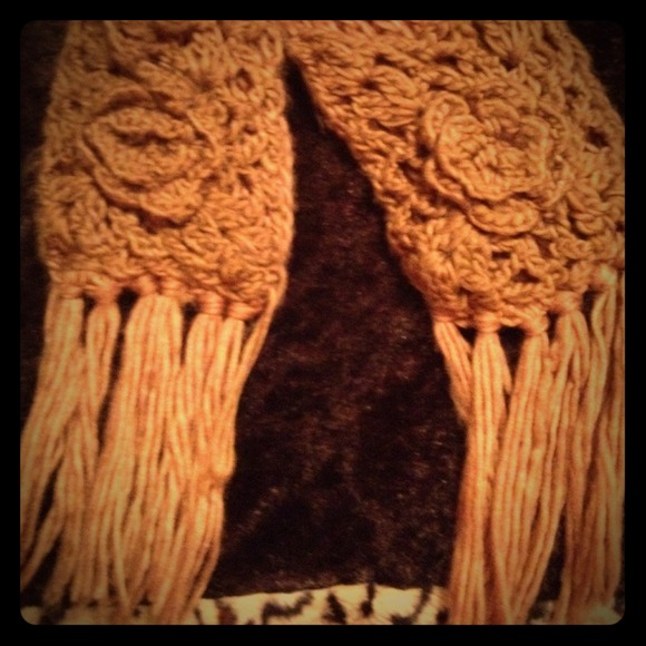 Cute dark camel crochet scarf with pockets!