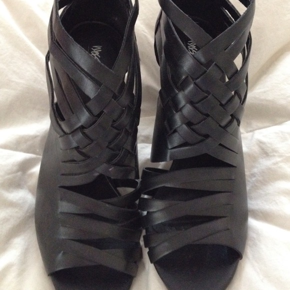 Never worn