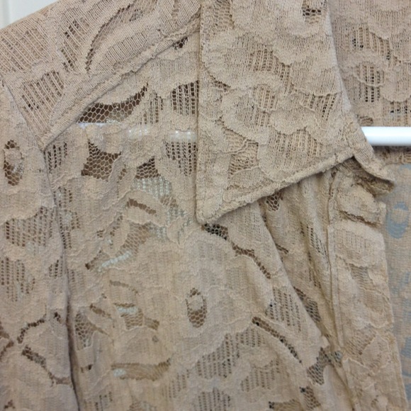 Lace top - Picture 2 of 3