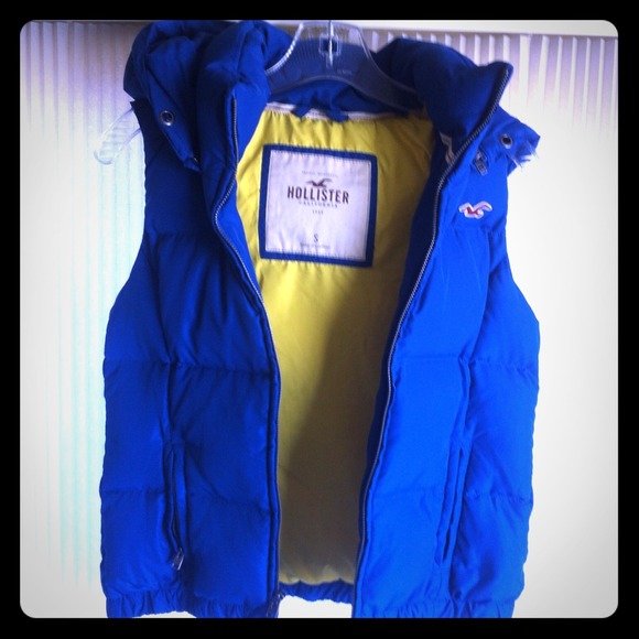 ✋RESERVED✋ Blue Hollister & Co Puffy Vest w/ Hood
