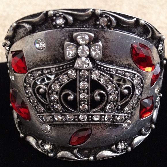 👑Keep Calm & Wear Your Crown👑 💢1 AVAILABLE💢