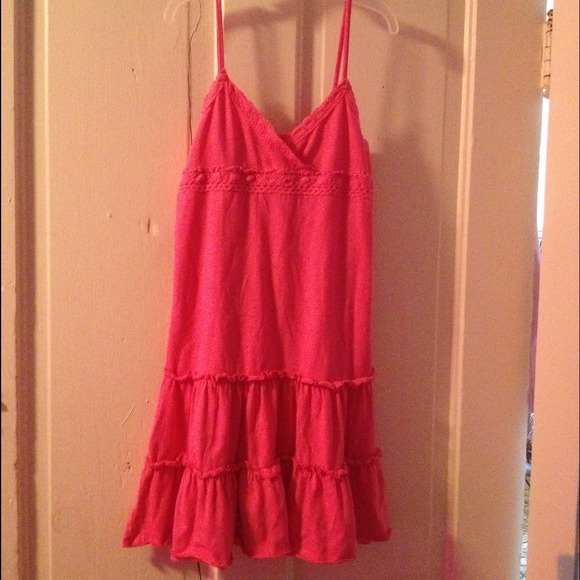💜Girls bright pink strappy dress