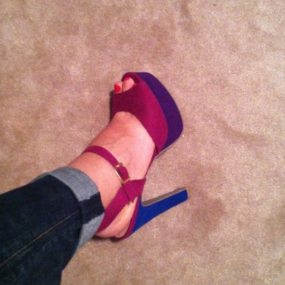 Platform sandals.