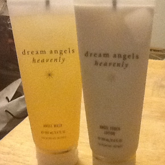✋🔴 SOLD Victorias Secret Dream Angels Wash&Lotion