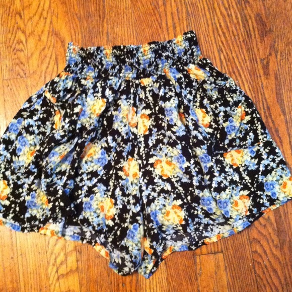 Floral Print Highwaisted shorts