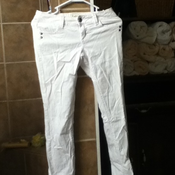 White jean