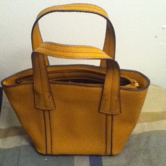 🌟REDUCED🌟Super cute nine west bag