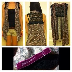 ❌SOLD❌sleeveless floral cardigan