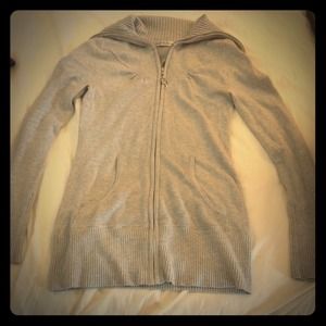 ❌SOLD❌ GUESS zip up sweatshirt