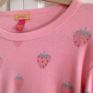 BUNDLE TRADE Primp Strawberry Thermal Top