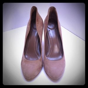 ✨RESERVED ✨BCBGeneration Platform Pumps size 6.5