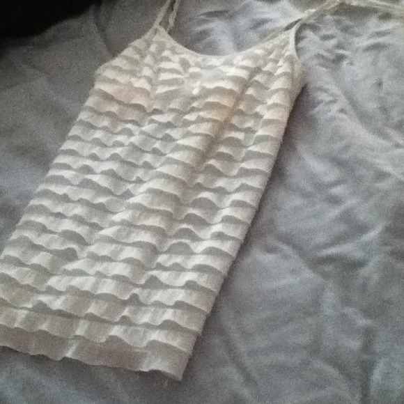 White ruffle tank *tight fit