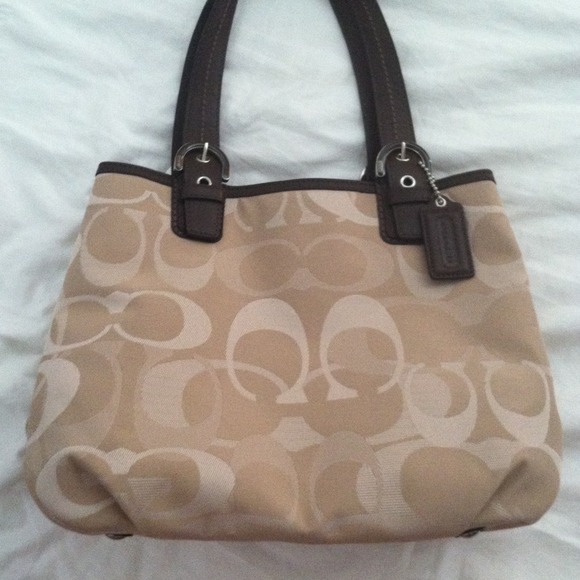 Classic coach purse