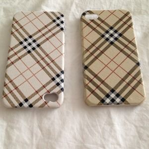 Burberry iPhone 4s 5 each❤