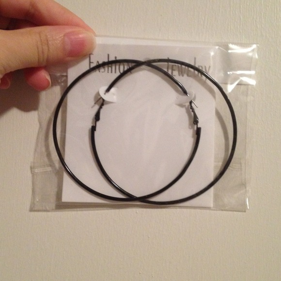 💢SOLD💢Black hoop earrings