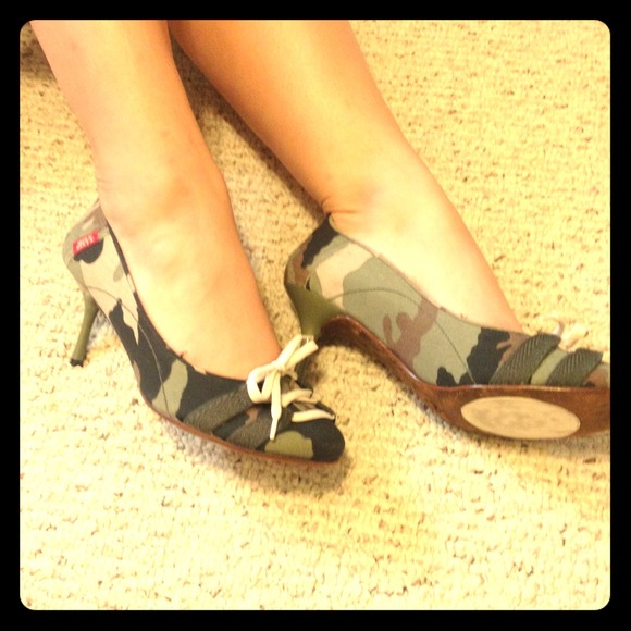 Camo Kitten Heels!!! *reduced!*