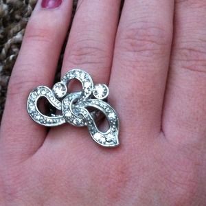 🎀RESERVED🎀Awesome flashy fashion ring