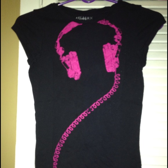 Black tshirt