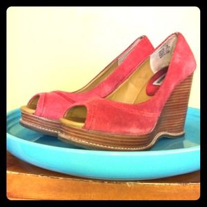 Steve Madden Cristan Red Suede Wedges