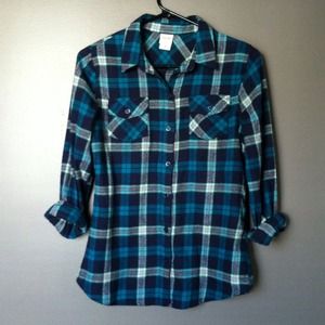 Blue flannel plaid top