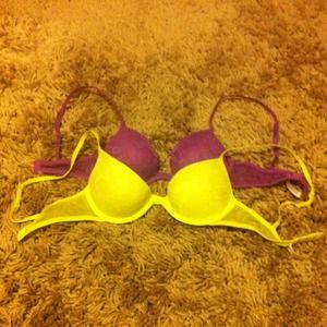 ❌SOLD❌@cupcake562❌ 2 Push-up Bras 😳