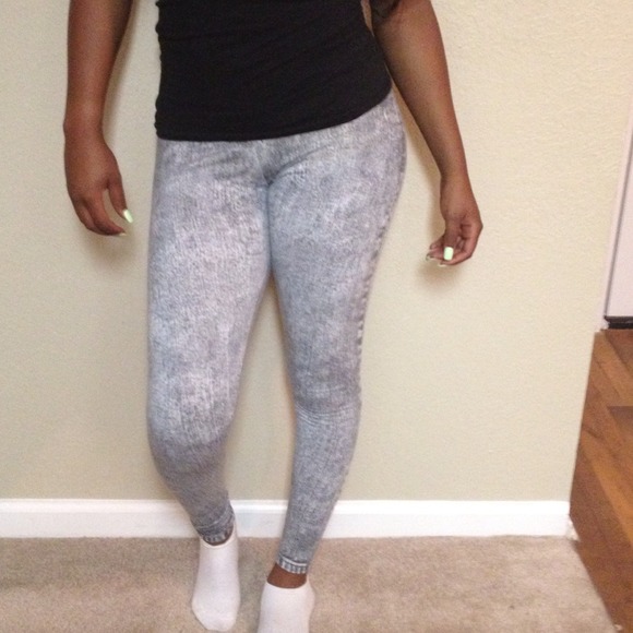 Grey "stonewashed" leggings & blue leggings bundle